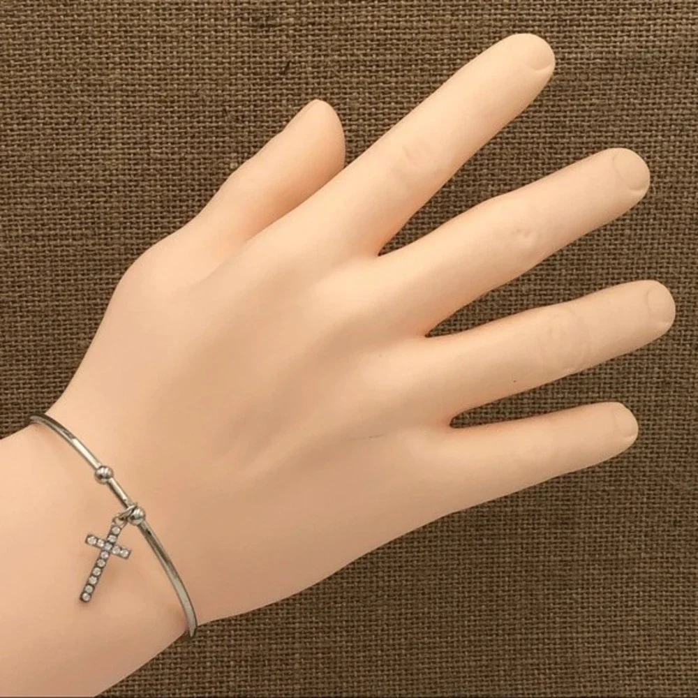🌼 Rhinestone Cross Simple Cuff Bracelet